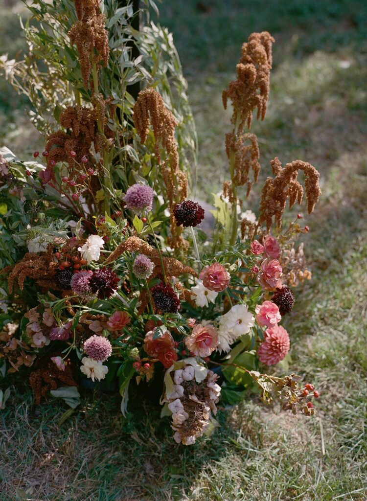 Fall wedding florals at Bloomsbury Farm in Tennessee.
